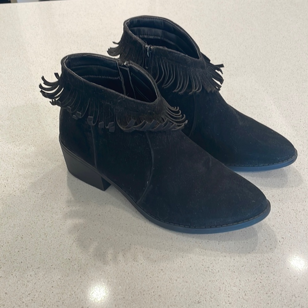 Black fringe booties